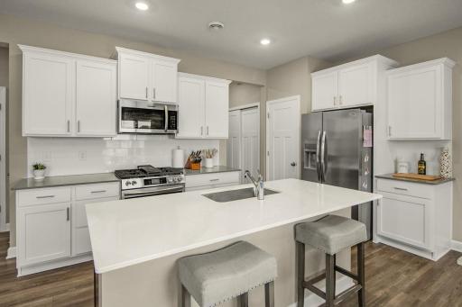 7486 Upper 38th Street N, Oakdale, MN 55128