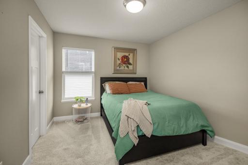 7486 Upper 38th Street N, Oakdale, MN 55128
