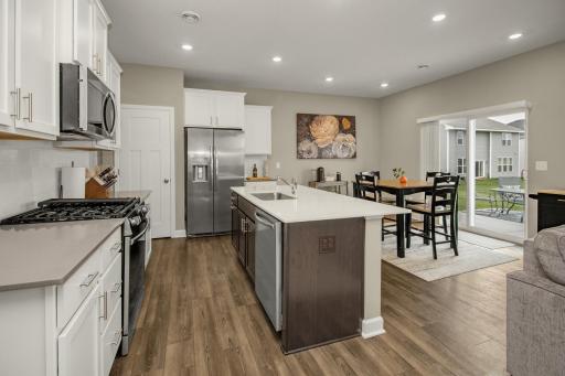 7486 Upper 38th Street N, Oakdale, MN 55128