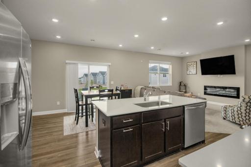 7486 Upper 38th Street N, Oakdale, MN 55128