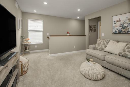 7486 Upper 38th Street N, Oakdale, MN 55128