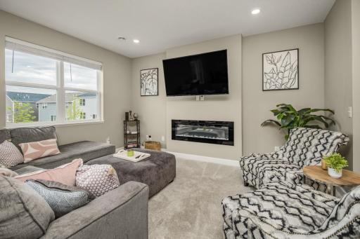7486 Upper 38th Street N, Oakdale, MN 55128