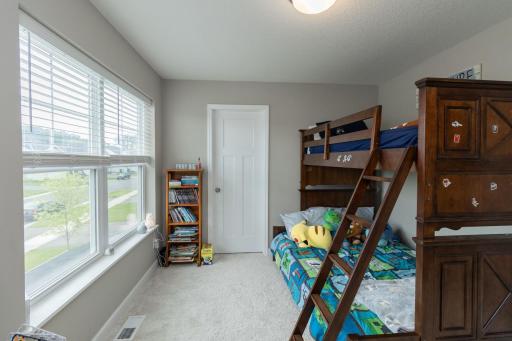 7486 Upper 38th Street N, Oakdale, MN 55128
