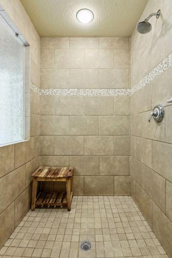 10005 Trails End Road, Chanhassen, MN 55317