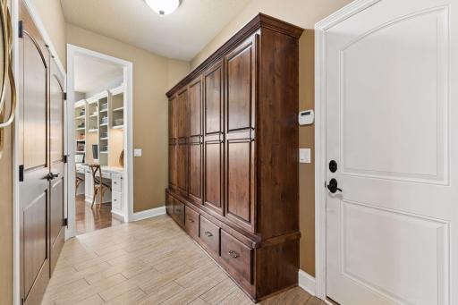 10005 Trails End Road, Chanhassen, MN 55317