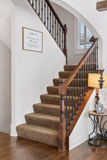 10005 Trails End Road, Chanhassen, MN 55317