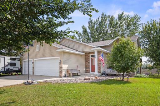 1291 Denver Avenue SE, Hutchinson, MN 55350