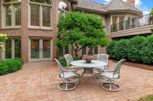 1250 French Creek Drive, Wayzata, MN 55391