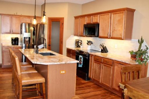 16180 Tahinka Place NW, Prior Lake, MN 55372