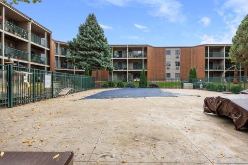 7-web-or-mls-1700 Four Oaks Rd 118-82.jpg