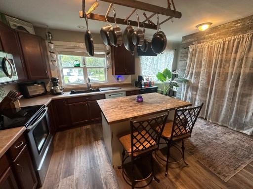 609 S Main Street, Badger, MN 56714