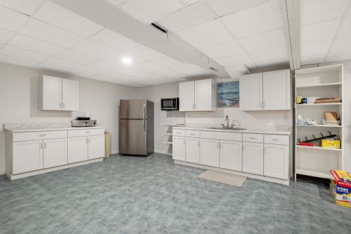 1985 Cope Avenue E, Saint Paul, MN 55109