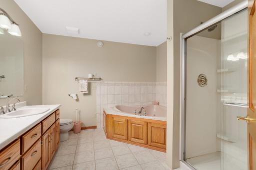 1985 Cope Avenue E, Saint Paul, MN 55109