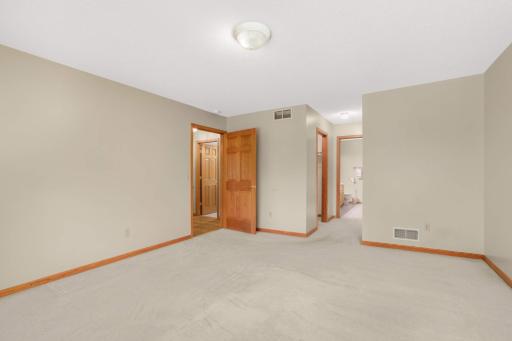 1985 Cope Avenue E, Saint Paul, MN 55109