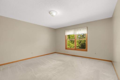 1985 Cope Avenue E, Saint Paul, MN 55109