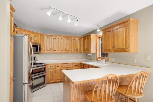 1985 Cope Avenue E, Saint Paul, MN 55109