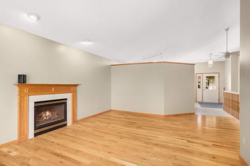 1985 Cope Avenue E, Saint Paul, MN 55109