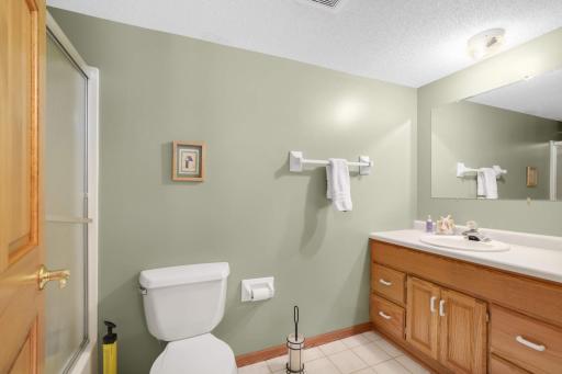 1985 Cope Avenue E, Saint Paul, MN 55109
