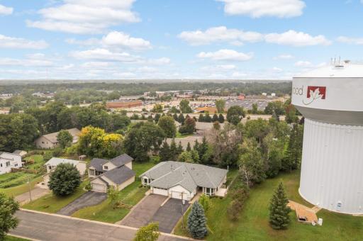 1985 Cope Avenue E, Saint Paul, MN 55109