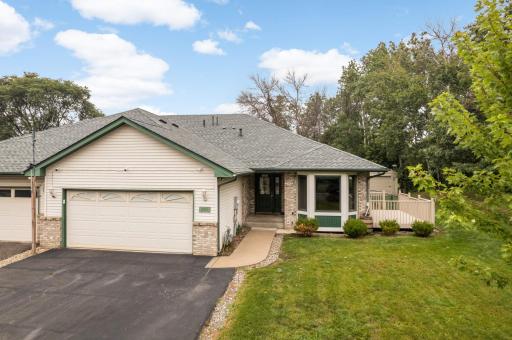 1985 Cope Avenue E, Saint Paul, MN 55109