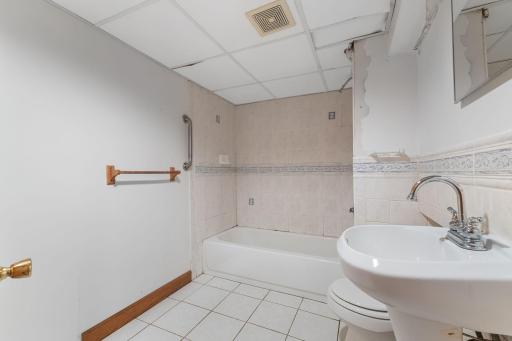 9131 Oakland Avenue S, Minneapolis, MN 55420
