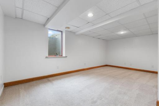 9131 Oakland Avenue S, Minneapolis, MN 55420