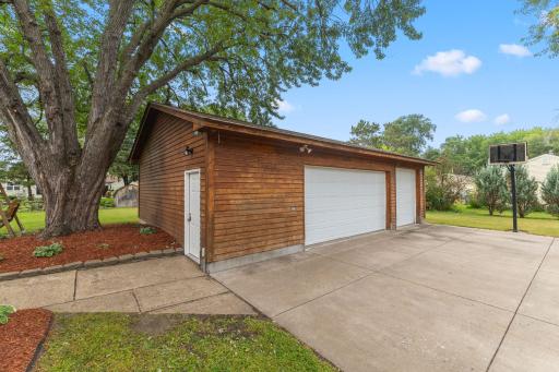 9131 Oakland Avenue S, Minneapolis, MN 55420