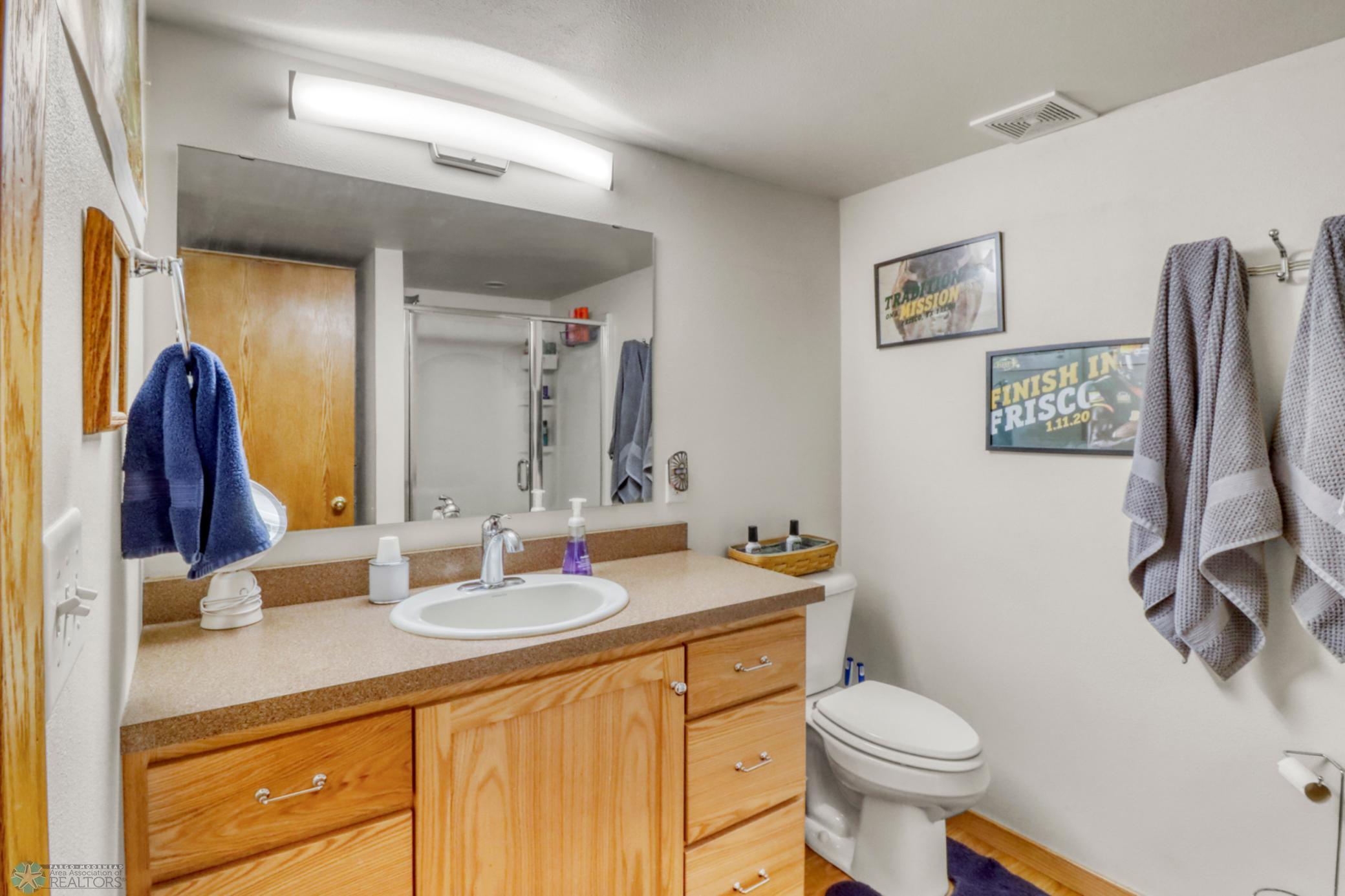 Basement Bathroom1_1.JPG