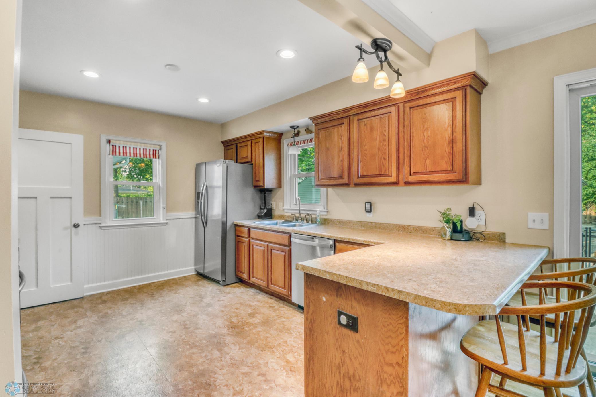 Kitchen1_.JPG
