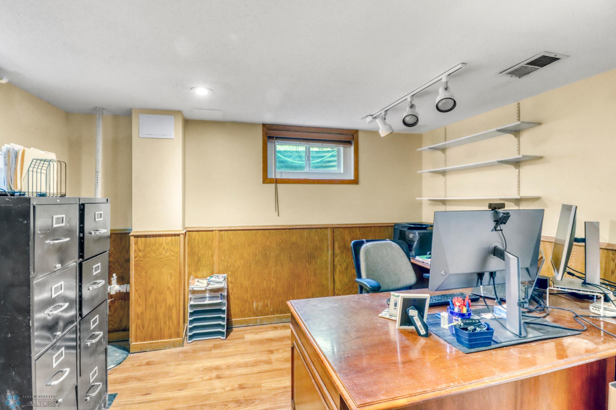 Basement Office1_2.JPG