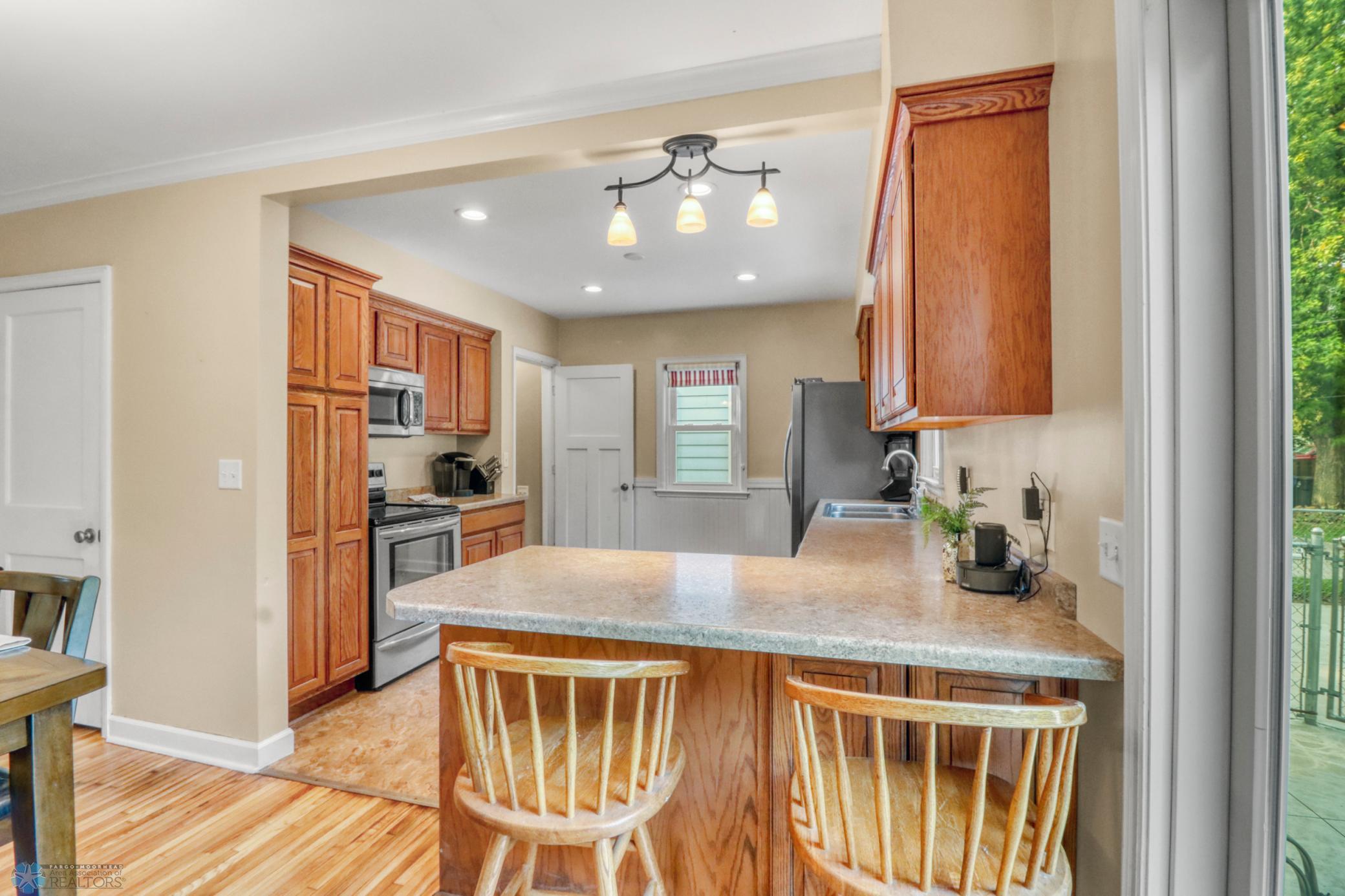 Kitchen1_0.JPG