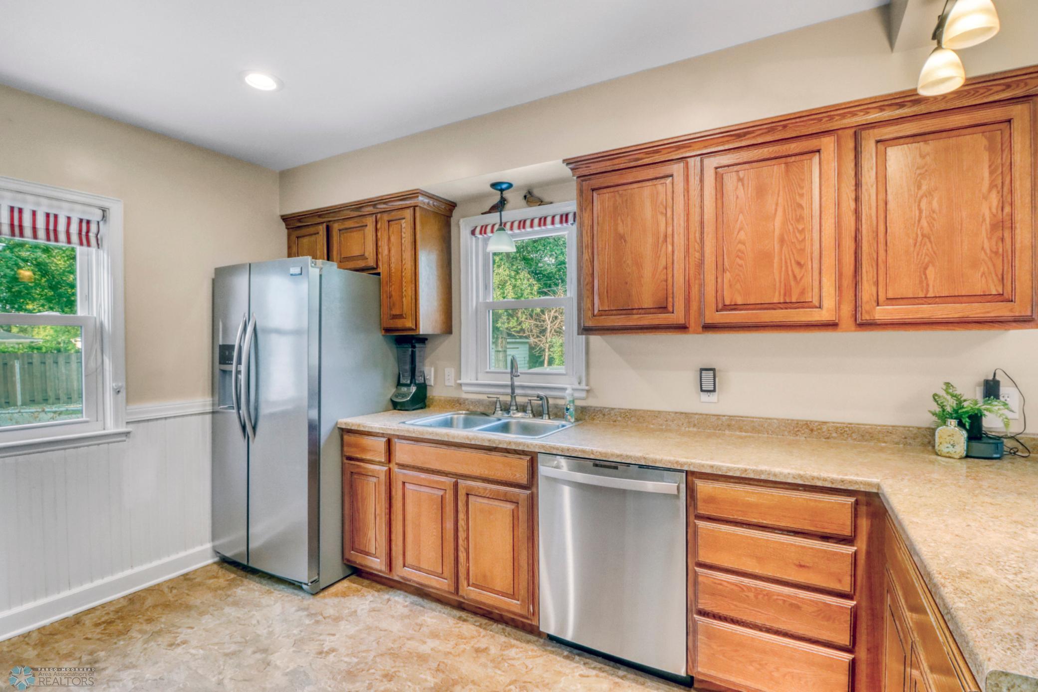 Kitchen1_3.JPG