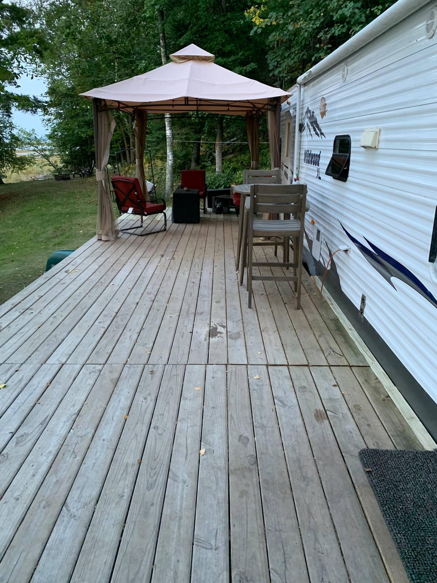 Huge 38' elevated deck.jpg