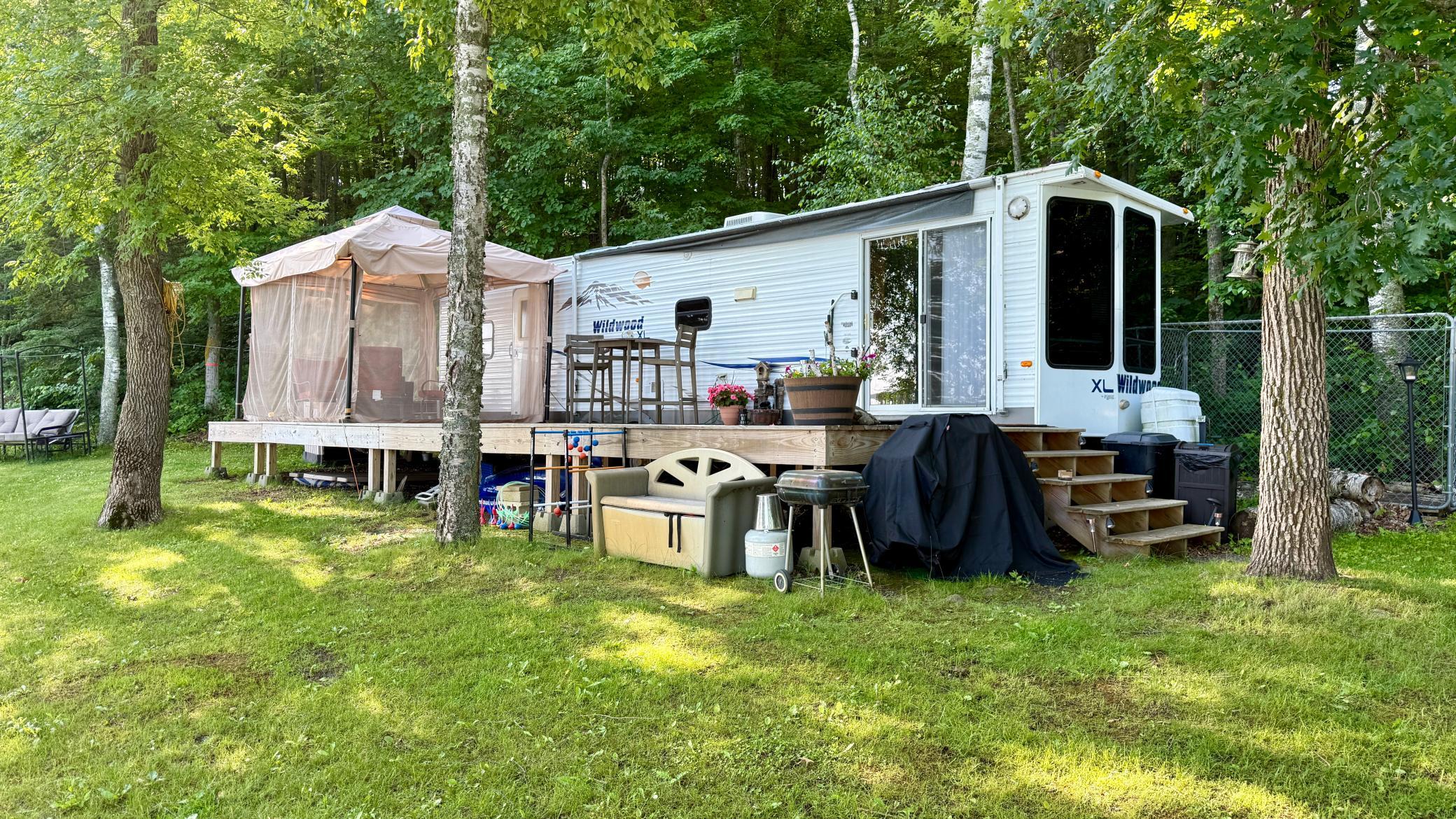 Camper1.JPG