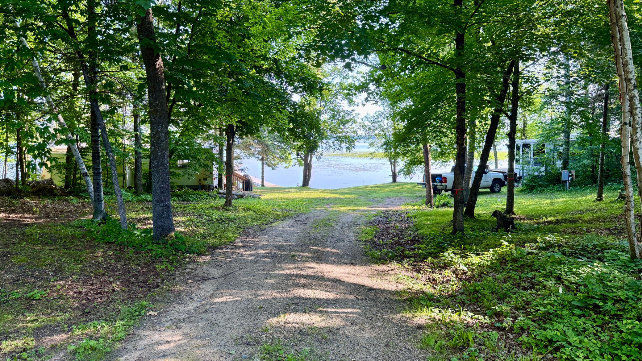 Driveway into property.JPG