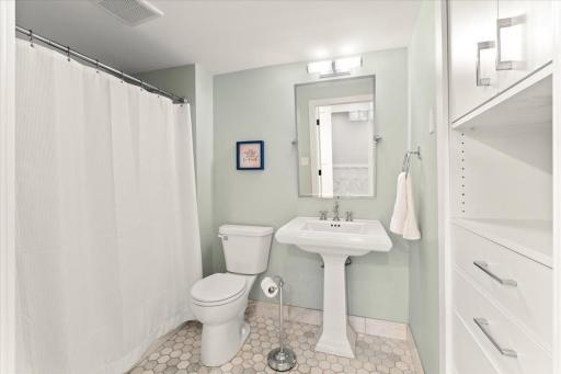 4757 Dupont Avenue S, Minneapolis, MN 55419