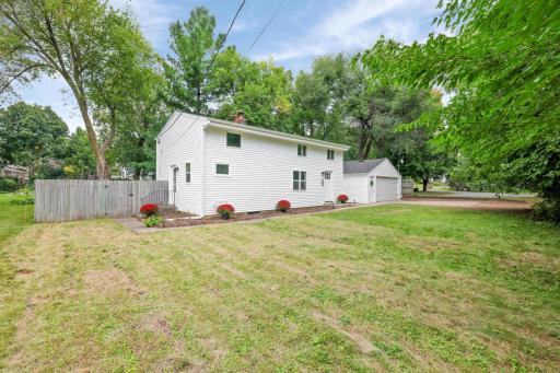 Welcome home to 6690 Nez Perce, Chanhassen!