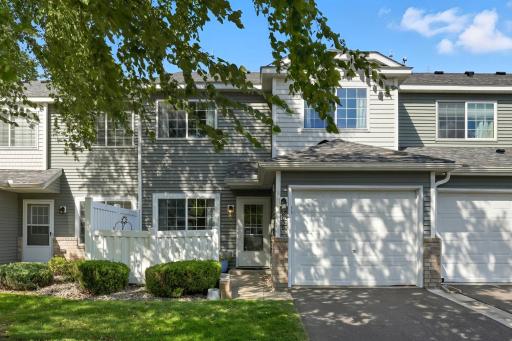 2056 Gresham Avenue N, Oakdale, MN 55128