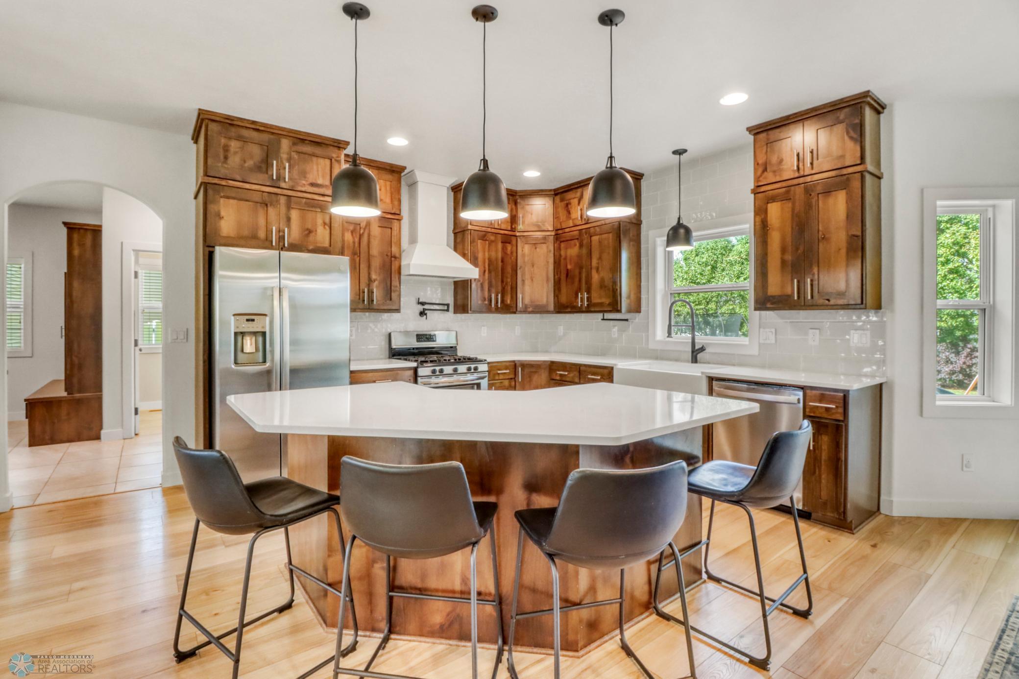 Kitchen1_1.JPG