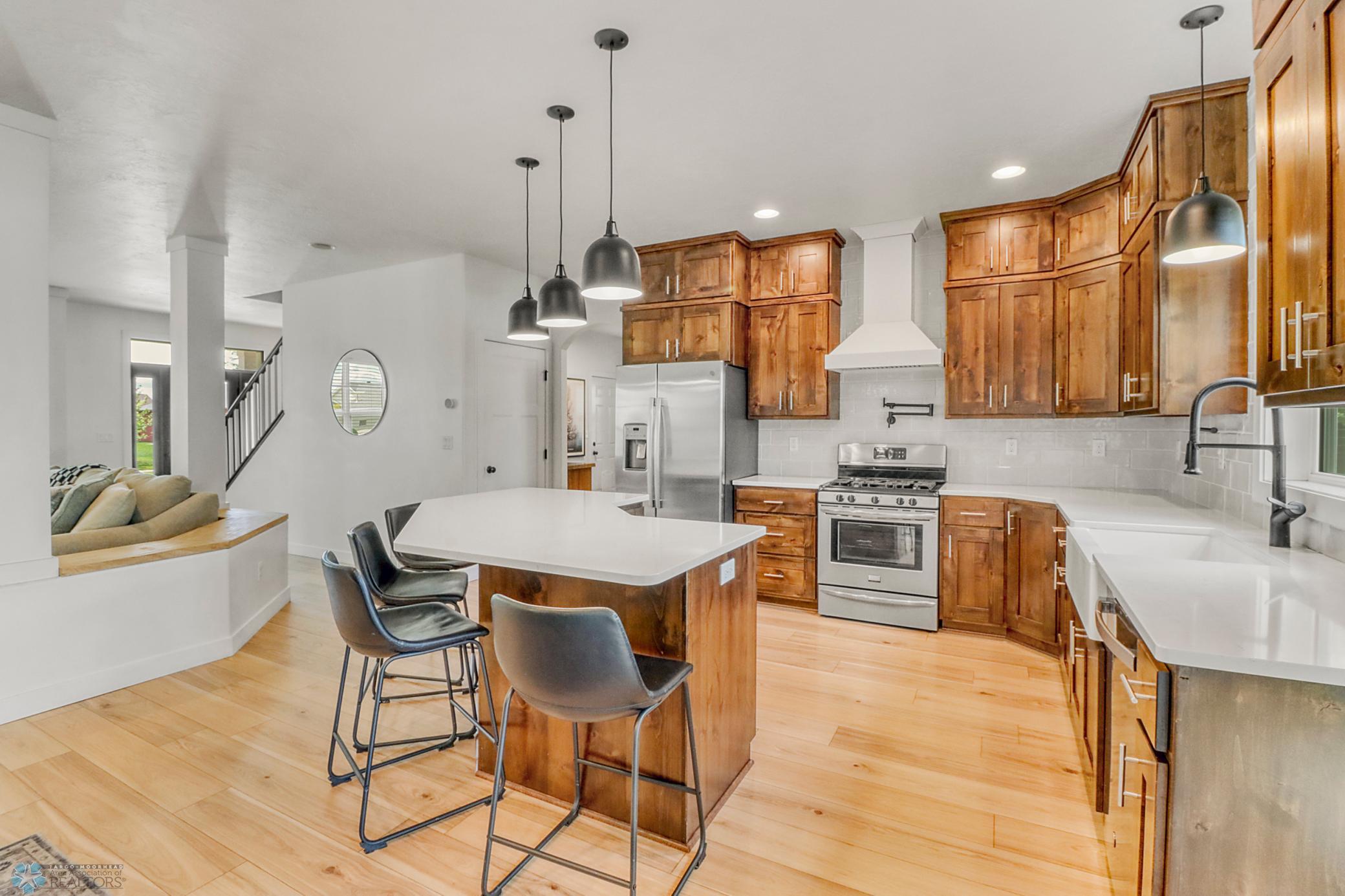 Kitchen1_3.JPG