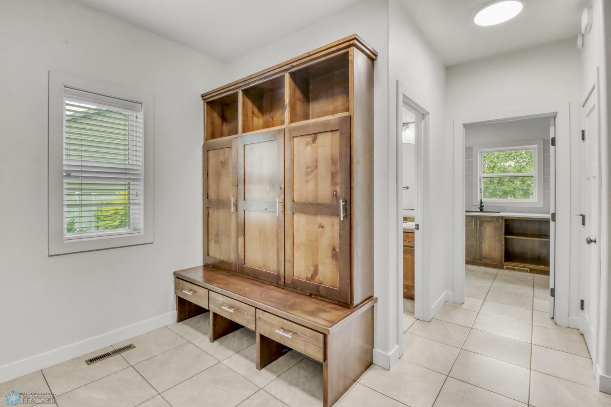 Mudroom1_1.JPG