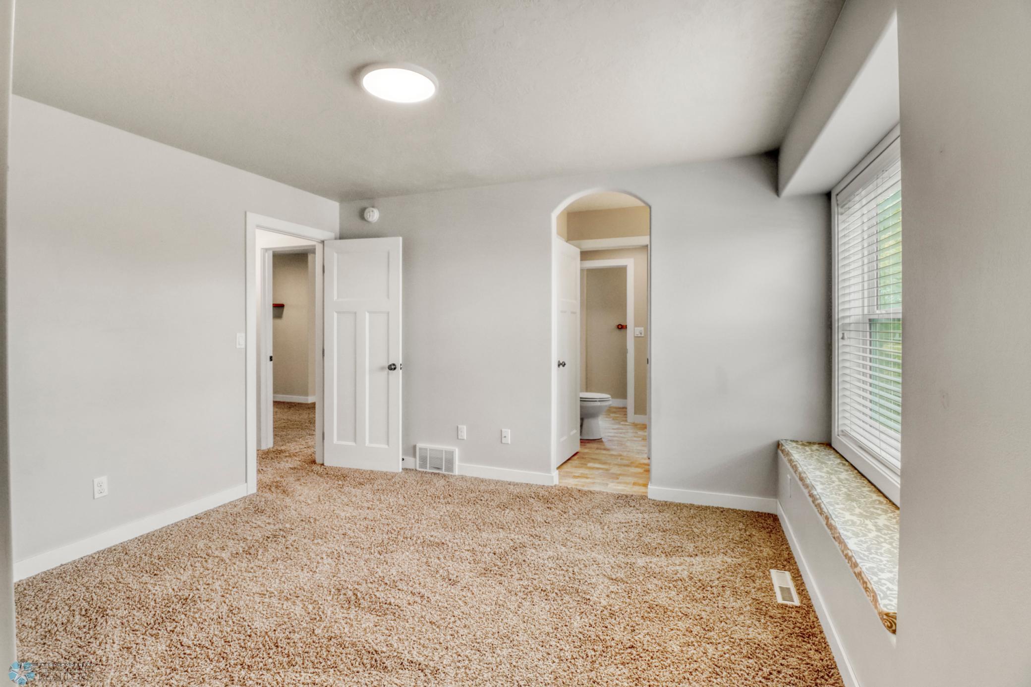Upstairs Bedroom2_2.JPG