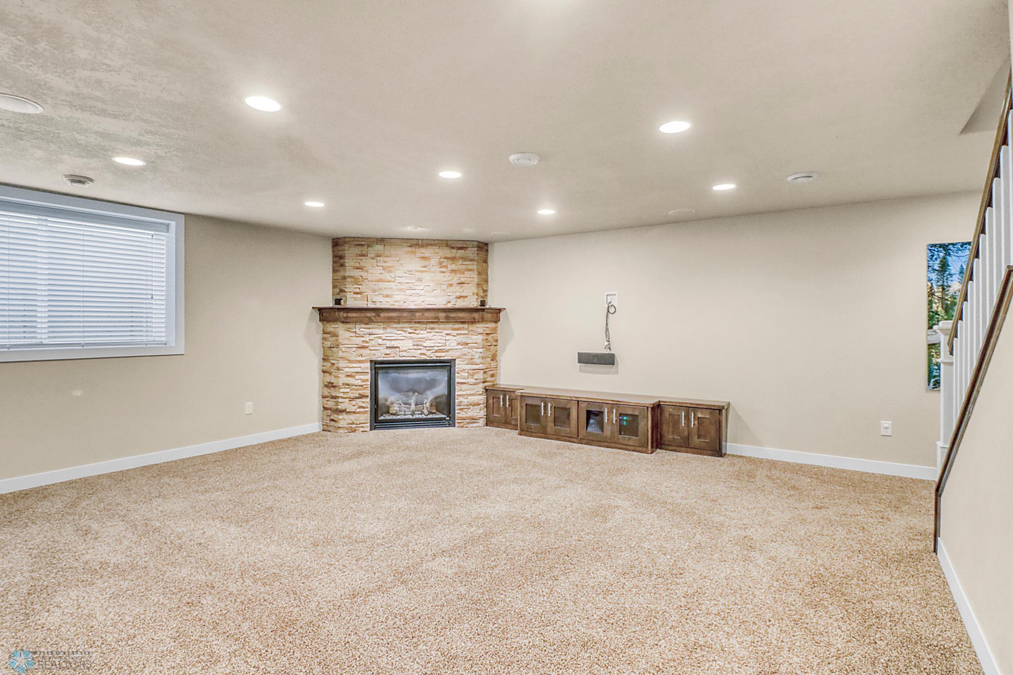 Basement1_1.JPG