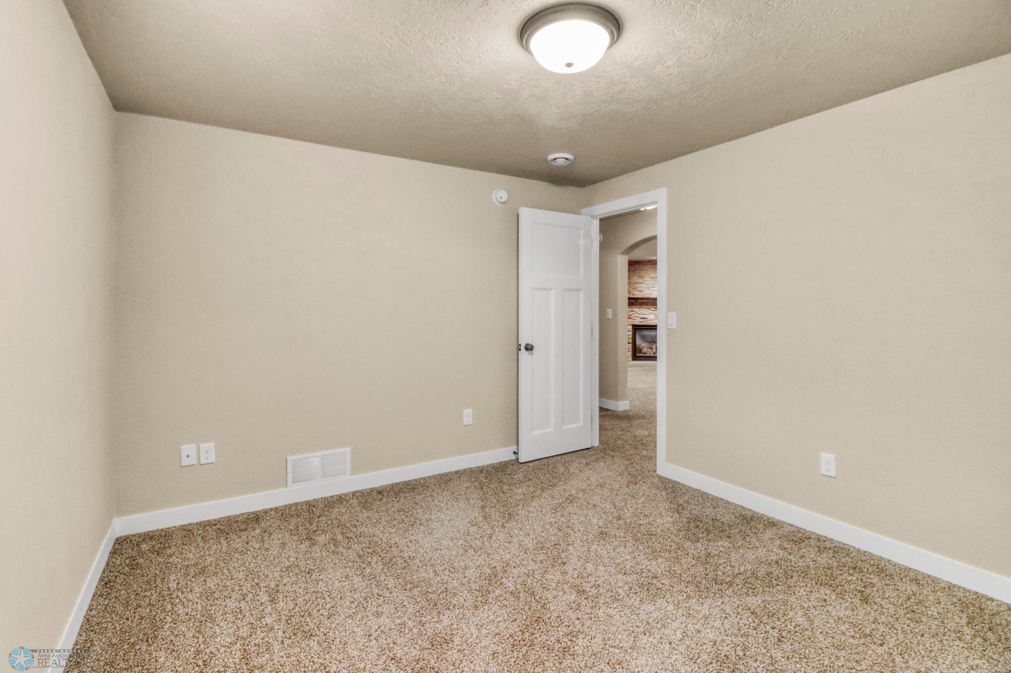 Basement Bedroom2_2.JPG