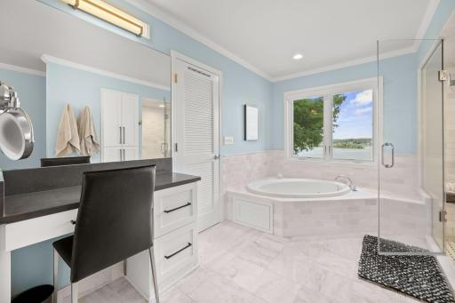 Soak in the jetted tub and enjoy a beautiful sunset