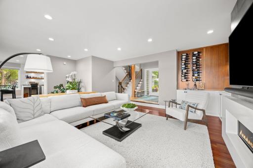 No detail was overlooked - You'll love the selections curated by the seller with an artful eye