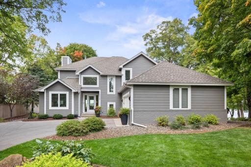 2020 Hardy Board siding and beautifully manicured lawns - bocce ball anyone?