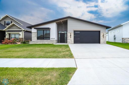 4868 Bluebell Loop S, Fargo, ND 58104