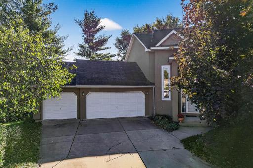 2211 Brittany Court, Saint Paul, MN 55112