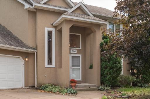 2211 Brittany Court, Saint Paul, MN 55112